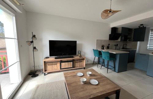 Charmant T2 rénové avec balcon, proche plage et commerces - Foto 2