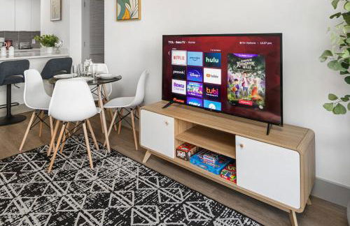 Urban Retreat - Free Parking, WiFi, Walk to Stadium - Foto 55