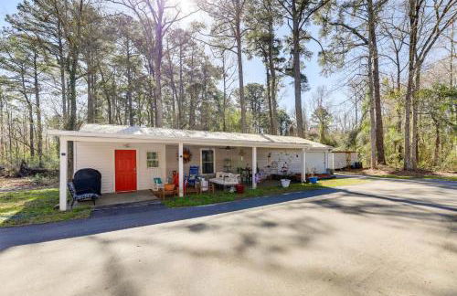 Secluded Newport Getaway with Fire Pit and Grill! - Foto 24