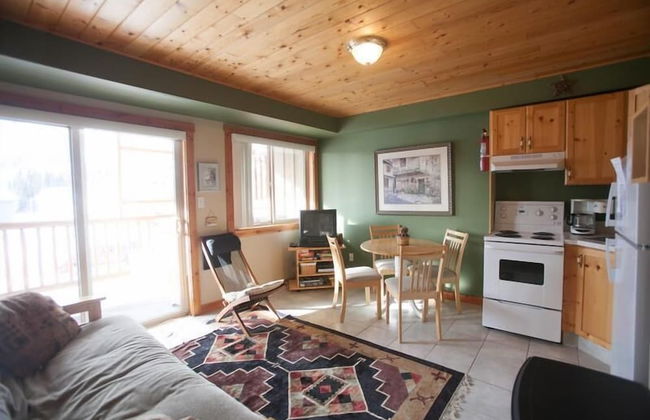 Outlaws Inn by Apex Accommodations - Photo 9