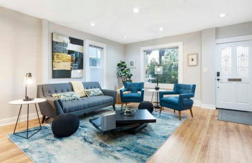 The Auric Door Inn on N Mississippi - Photo 3