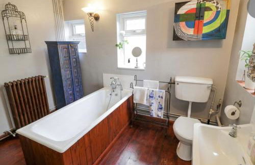 Lovely Comfortable 3 Bed Home, near Worcester - Photo 14