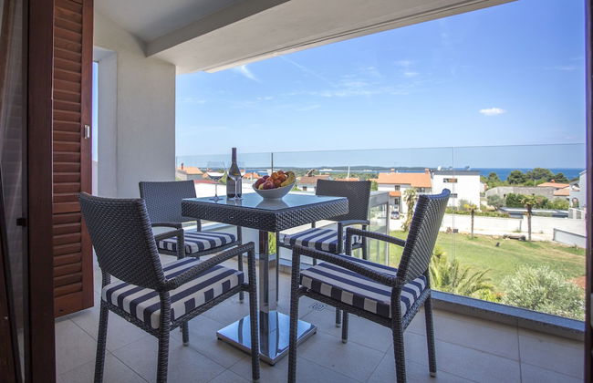 Adrion Aparthotel - Photo 8