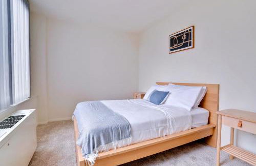 Stylish Apartment Close to National Landing - Photo 11