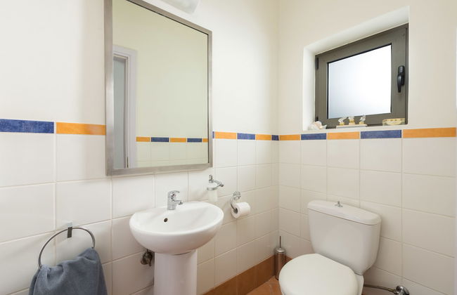 Blue & Green Villa - Photo 14