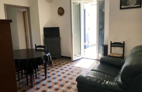 Maison charmante à Orgnac-l'Aven avec piscine partagée. - Photo 32