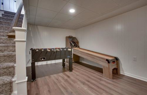 Zook Manor with Hot tub Firepit and Game Room - Foto 26