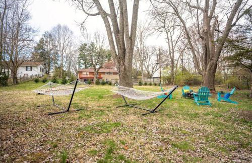 10mins to IUB: 4bd - Karaoke - Pickleball - Foto 35