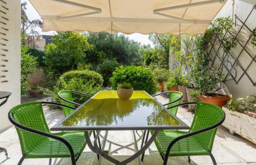 Comfortable garden Apt near Vouliagmeni beach - Photo 1