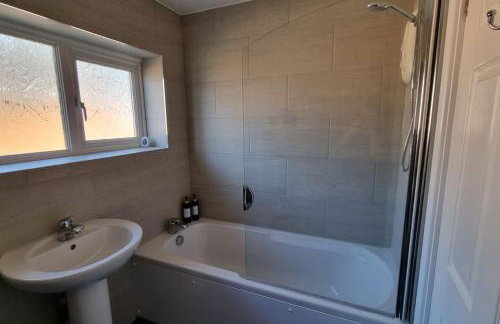 Windsor property near Legoland with free parking - Photo 35