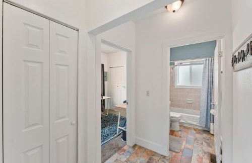 3 bedroom *Downtown* with Firepit - Foto 25