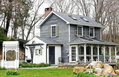 Charming Cottage Getaway with an Indoor Fireplace in Chester Springs, Pennsylvania - Foto 1
