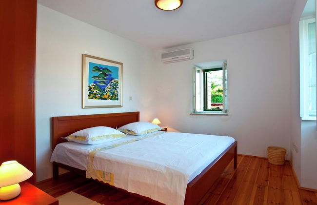 Villa in Sumartin Near Beach & Private Pool - Photo 6