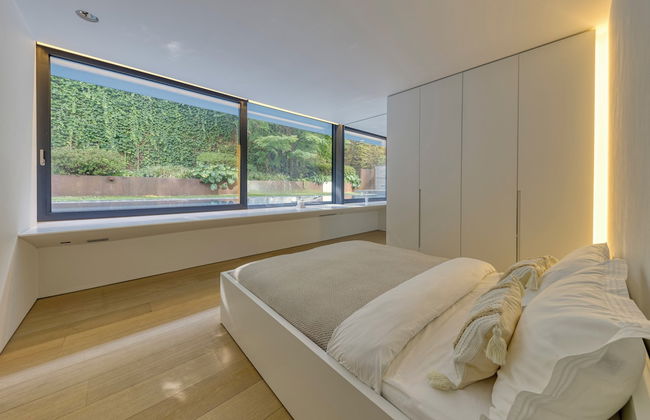 The Glass Manor - Photo 6