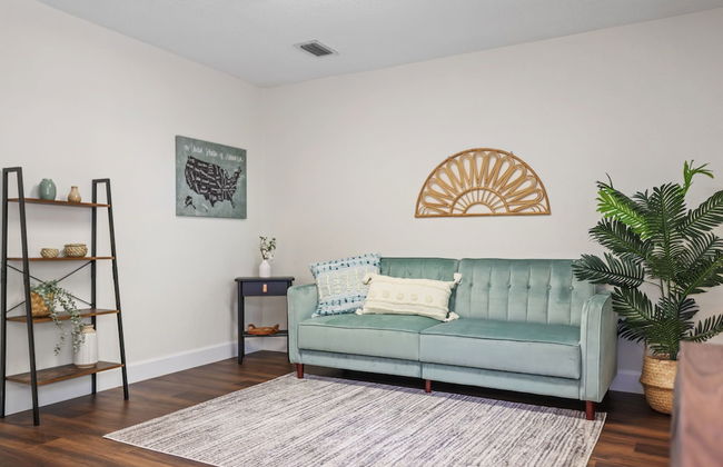 Golden Retreat: Expansive 6BR Home w Heated Pool ~ - Foto 48