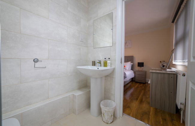 London Heathrow Serviced Apartments - Photo 37
