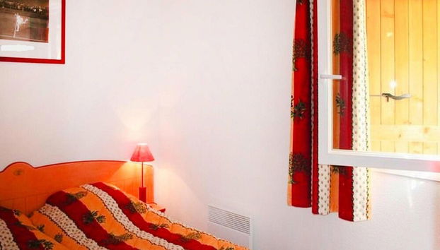 8-guests Holiday Home in Cassen - Foto 4, Camera