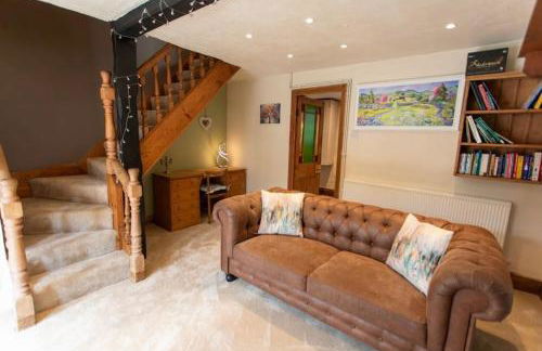 Picturesque Countryside Cottage minutes from Alton towers & Peak Wildlife park Whiston Hall Wedding venue - Foto 7