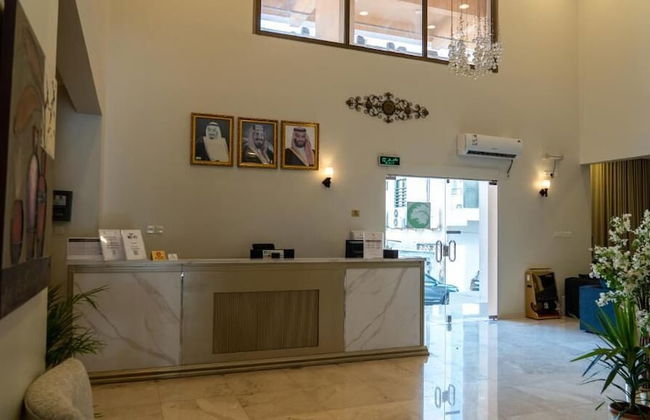 Lina Park 5 - Photo 2