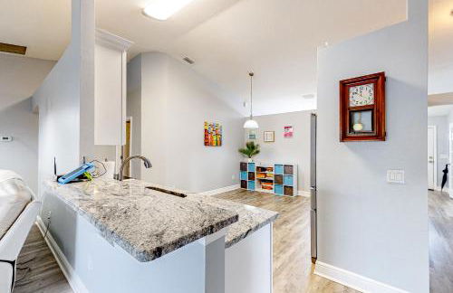 Poolside Oasis! Family-Friendly Summerfield Escape - Foto 6