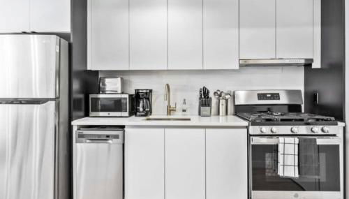 Luxe Studio with Charming Juliet Balcony - Foto 3