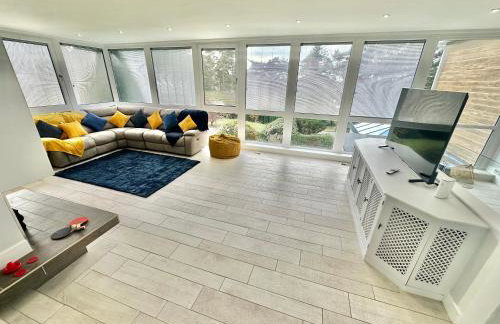 5 Bed House - Pool - Hot Tub - Sauna - Pool Table - Near New Forest and Beach - Sleeps 12 - Photo 27