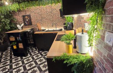 Love room avec spa privatif et salle de jeux adultes - Foto 12