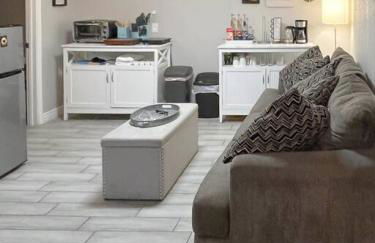 Sunny Guest Suite with large backyard - Pets Welcome - Foto 10