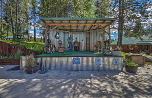 Quiet Trego Resort Home with Lake, Pavilion and Trails - Foto 33