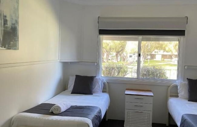 Busselton Jetty Chalets - Photo 11