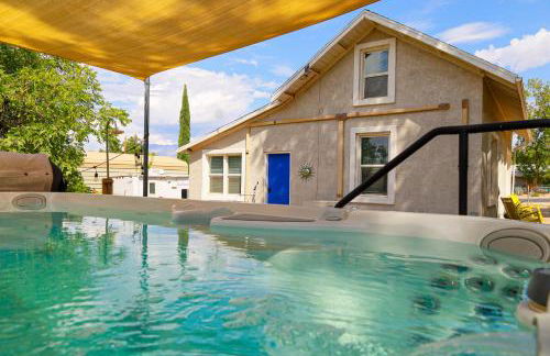 Cozy Zion farmhouse, cool or hot swim spa, fireplace & firepit - Foto 1