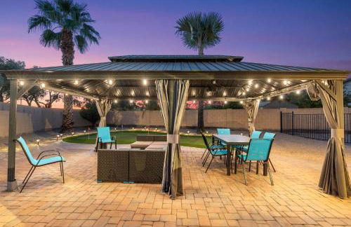 Swim, Golf, Grill and Chill! Surprise Group Getaway - Foto 29