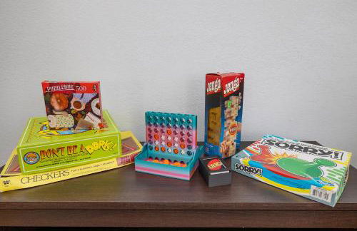 Private Hot Tub & Swing, Vintage Nintendo with Large Parking & EV ready - Foto 25