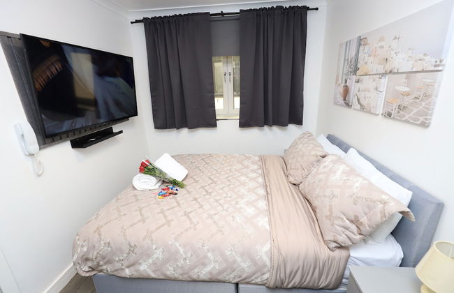 VR Apartments - Photo 7