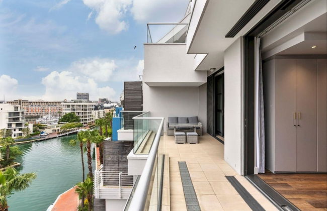 Precinct Corner Two Bedroom Waterfront Apartment - 603 - Foto 12