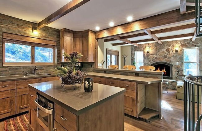 3877 Crest Drive - Photo 8