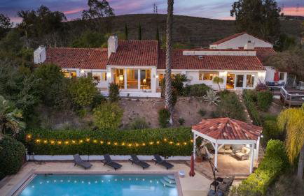 Resort-Style Estate w Pool Game Room Tennis Court Near Wineries The Tennis Ranch by AvantStay - Foto 70