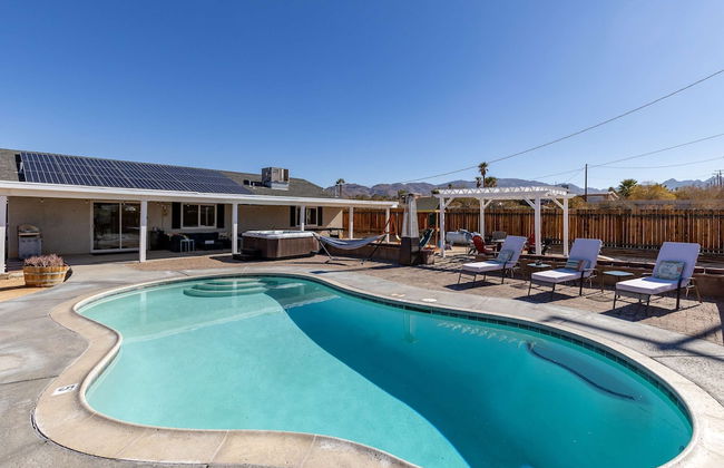 Desert Oasis Cozy Comfort Meets Outdoor Luxury - Foto 17