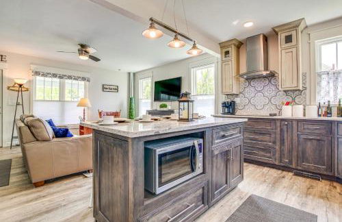 Lavish House with Patio - 2 Blocks to Green Lake! - Foto 10