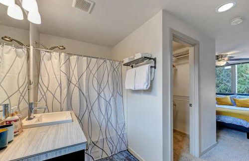 Modern 3 BR Townhouse just steps to Alki Beach - Foto 15