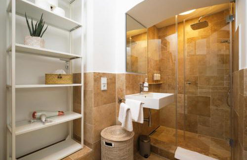 Park Avenue Apartments - Dom mit Stil - Küche - Parkplatz - WLAN - 65 Zoll TV - NETFLIX - Foto 15