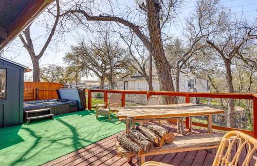 Creekside Cottage with Deck and Hot Tub in Belton - Foto 22