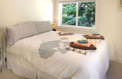 Serene Coastal Retreat Clark's Cove - Foto 43