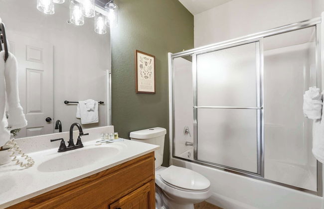 T Time Getaway - Overlooking Golf Views! - Photo 17