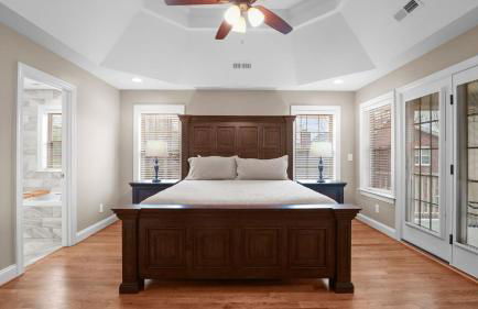 Sleeps 22, Lakefront w/ Private Dock & Pool, 2 Houses Lake Living by Avantstay - Foto 50