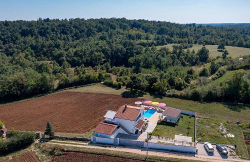 Family home with hydromassage pool & fun activities - Foto 71