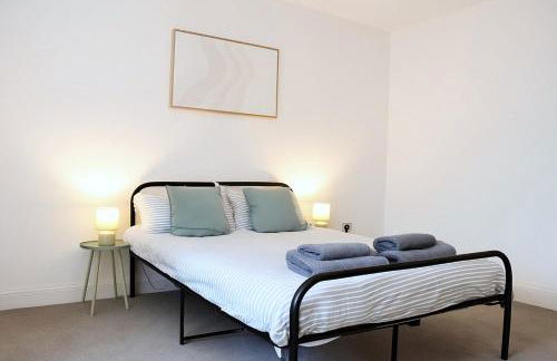 Free Parking - Central - Sleeps 6 - Great Area - Photo 5