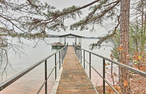 Lake Keowee Home with Balcony and Boat Dock! - Foto 31
