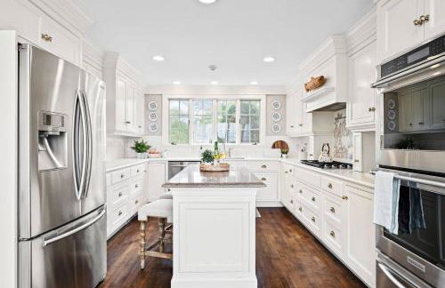 Cranberry Hill | 9 BR 22 Acre Estate | Sleeps 24 - Photo 2