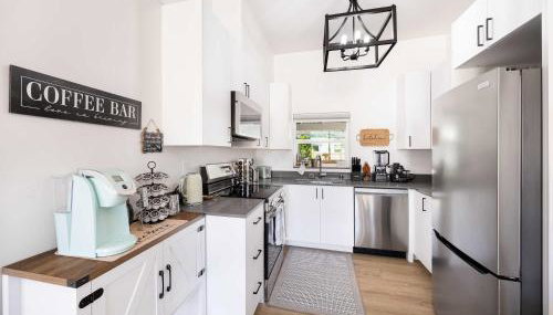 2025 Built Single-Level 2BR Serene Home with 2 AC - Foto 4